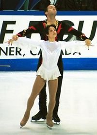 Сара Абітболь біографія, фото, розповіді - французька фігуристка, що виступала в парному катанні зі Стефаном Бернад, з яким спортсменка почала кататися в 1992 році