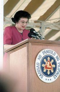Мария Корасон Кохуангко-Акино биография, фото, истории - также известная как Кори Акино — президент Филиппин с 1986 по 1992 годы