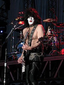 Пол Стенлі біографія, фото, розповіді - американський музикант, гітарист і вокаліст глем-рок групи Kiss