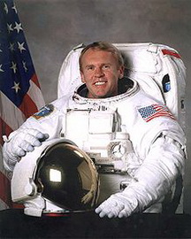 Ендрю Сідні Уітаел Томас біографія, фото, розповіді - американський космічний інженер і астронавт НАСА австралійського походження