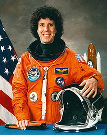 Бейкер, Еллен Луїза Шулман біографія, фото, розповіді - американська жінка-астронавт і лікар