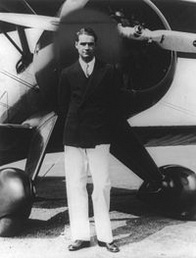 Говард Х'юз біографія, фото, розповіді - американський промисловець-підприємець, інженер, піонер і новатор американської авіації, режисер, кінопродюсер, а також один з найбагатших людей у ??світі