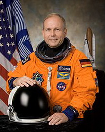 Ханс Шлегель биография, фото, истории - немецкий физик, 5-й астронавт ФРГ, астронавт ЕКА