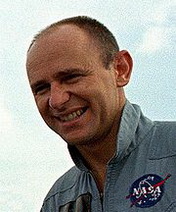 Алан Бін біографія, фото, розповіді - астронавт США