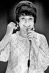 Аїда Семенівна Ведіщева біографія, фото, розповіді - радянська співачка, найбільше відома як виконавиця популярних пісень з кінофільмів