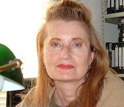 Ельфріда Єлінек біографія, фото, розповіді - австрійська романістка, драматург, поет і літературний критик, лауреат Нобелівської премії 2004 року з літератури, лауреат премії Генріха Белля