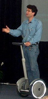 Дін Кеймен біографія, фото, розповіді - американський винахідник, президент науково-дослідницької компанії DEKA, автор ідеї самоката на гіроскопах «Сигвей»