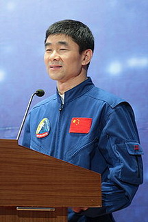 Лю Бомін біографія, фото, розповіді - китайський космонавт
