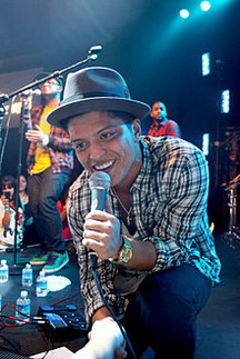 ϳ   , ,  -    Bruno Mars -  ,     ,         Nothin  'on You B