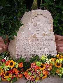 Доріс «Олександра» Нефедова біографія, фото, розповіді - відома німецька співачка, зірка німецького шансону